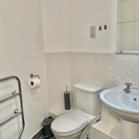 דירה Flat By Brookland Serviced Short Lets With Free Wifi