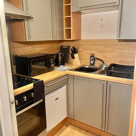 Flat By Brookland Serviced Short Lets With Free Wifi Leeds (West Yorkshire)